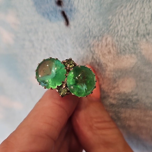 Lot Of 3 Vintage clip on and screw earrings green red rhinestones Gold Tone - Picture 10 of 10